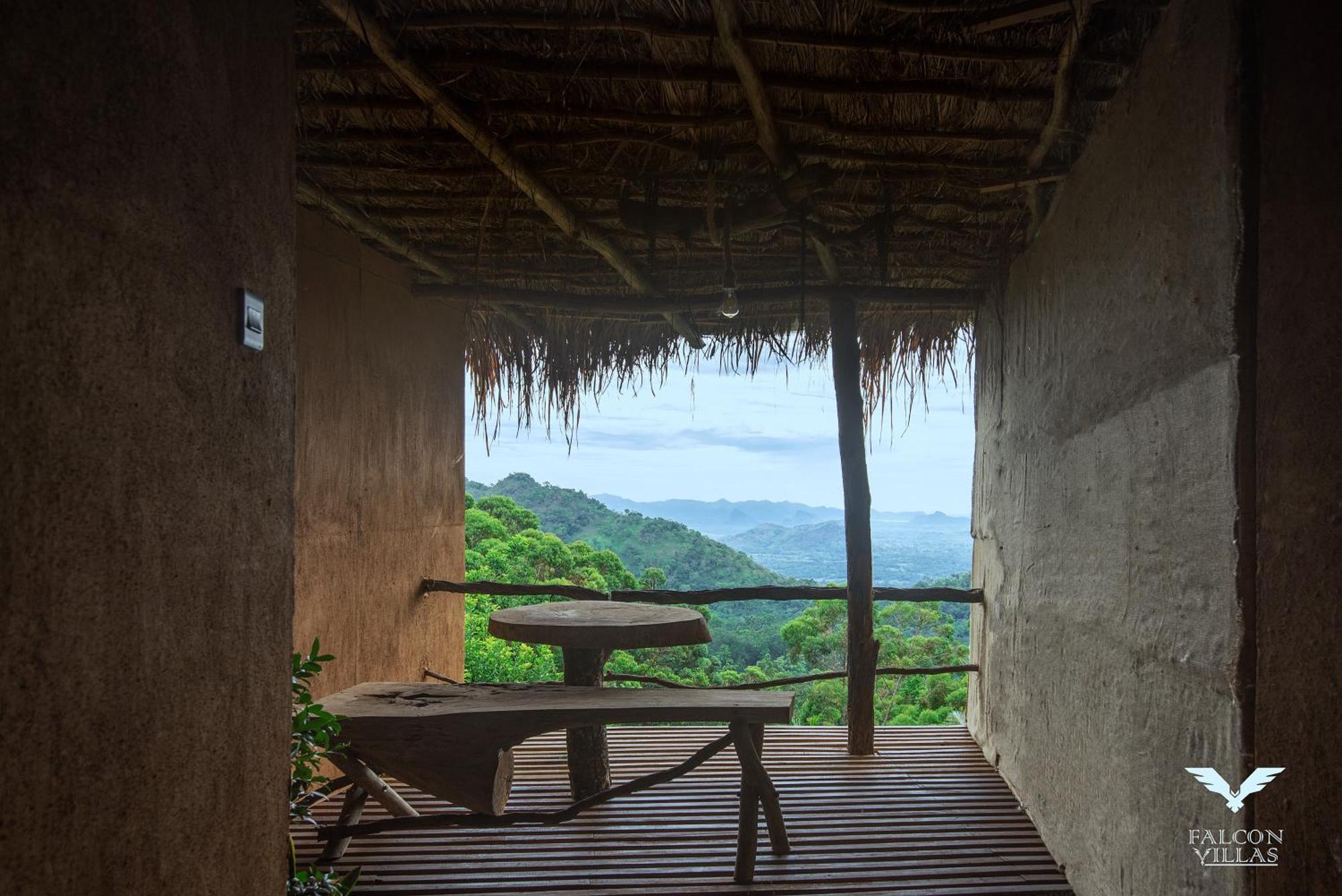 Falcon Villas Lunugala Ruang foto